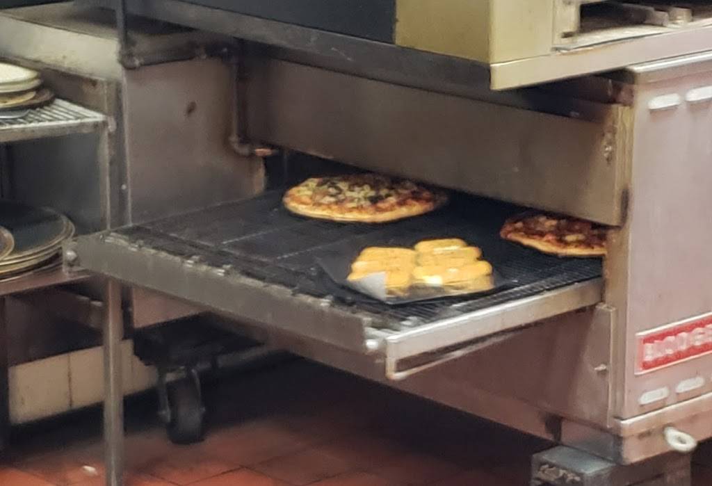 Jovinos Pizza | restaurant | 1002 E South St, Long Beach, CA 90805, USA | 5624226000 OR +1 562-422-6000