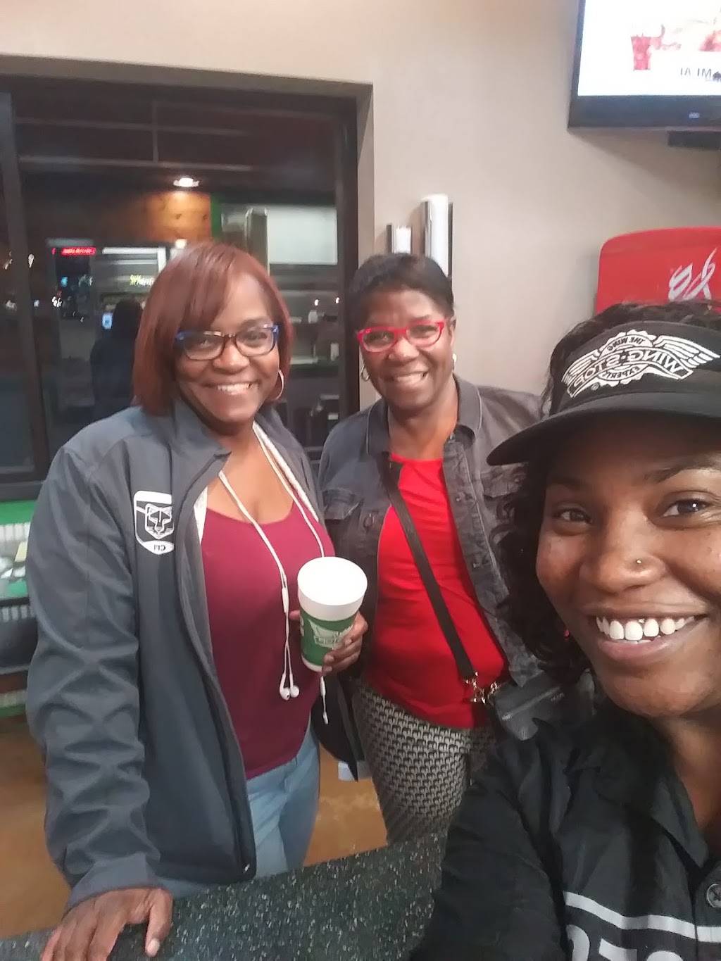 Wingstop | restaurant | 8201 E Washington St, Indianapolis, IN 46219, USA | 4632212961 OR +1 463-221-2961