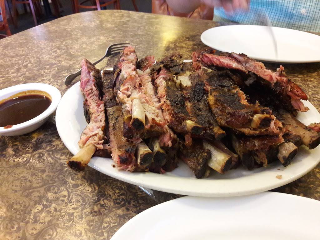 Docs QIn Pit Shop | restaurant | 2650, 421 Maze Blvd, Modesto, CA 95351, USA | 2095237427 OR +1 209-523-7427