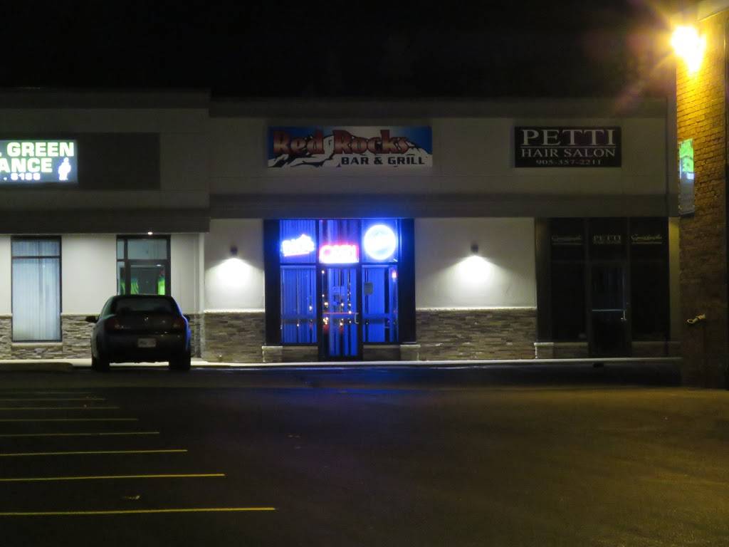 Red Rocks | restaurant | 4728 Dorchester Rd, Niagara Falls, ON L2E 7H9, Canada | 9053582800 OR +1 905-358-2800