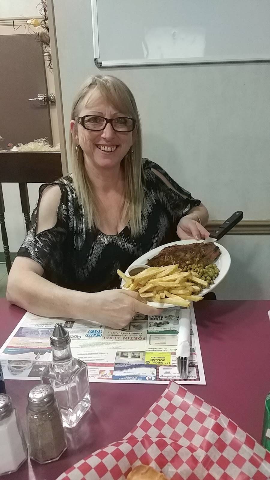 Francoeur Steakhouse | restaurant | 246 Rue Principale, Mansfield-et-Pontefract, QC J0X 1R0, Canada | 8196832703 OR +1 819-683-2703