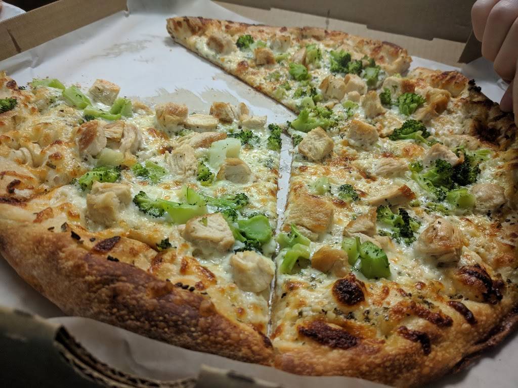 Basils Pizza | restaurant | 248 Wilton Rd, Farmington, ME 04938, USA | 2077789070 OR +1 207-778-9070