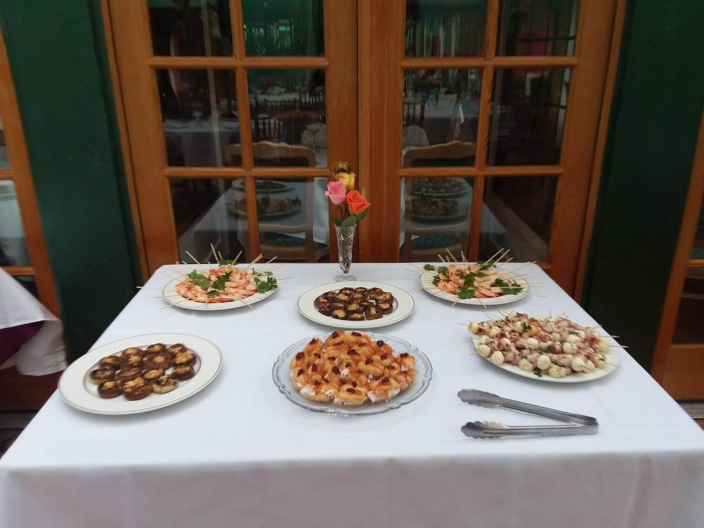 Cest Si Bon | restaurant | 23 Cedar Park Dr, Port Angeles, WA 98362, USA | 3604528888 OR +1 360-452-8888