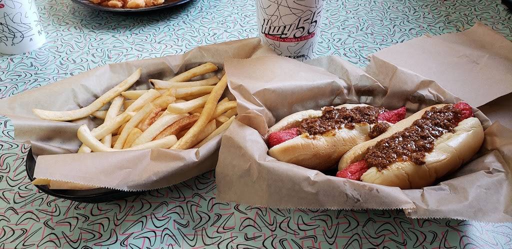 Hwy 55 Burgers Shakes & Fries | restaurant | 1015 Rockford St #100, Mt Airy, NC 27030, USA | 3366730362 OR +1 336-673-0362