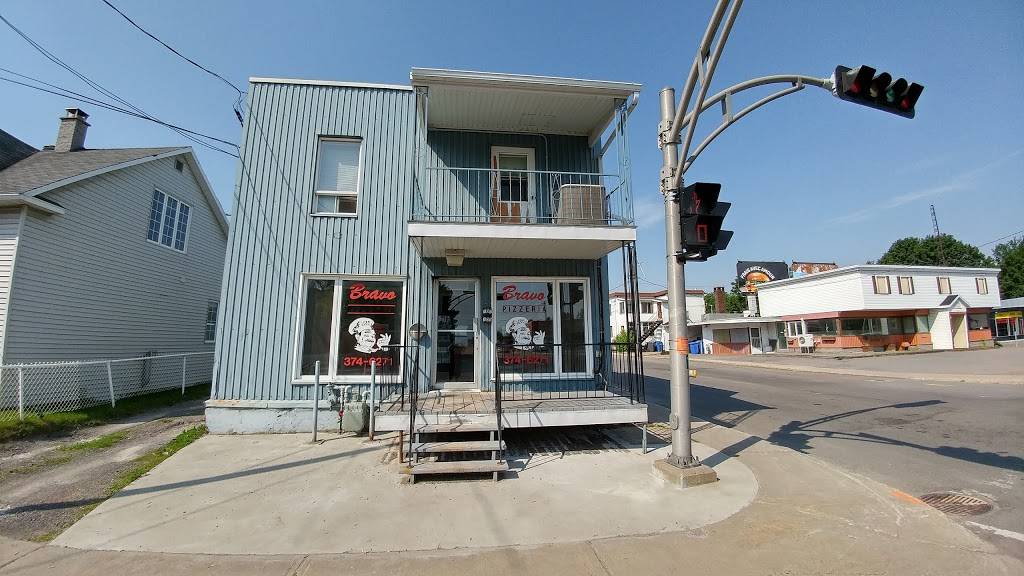 Bravo Pizzeria | restaurant | 107 Rue Saint-Laurent, Trois-Rivières, QC G8T 6G2, Canada | 8193746271 OR +1 819-374-6271
