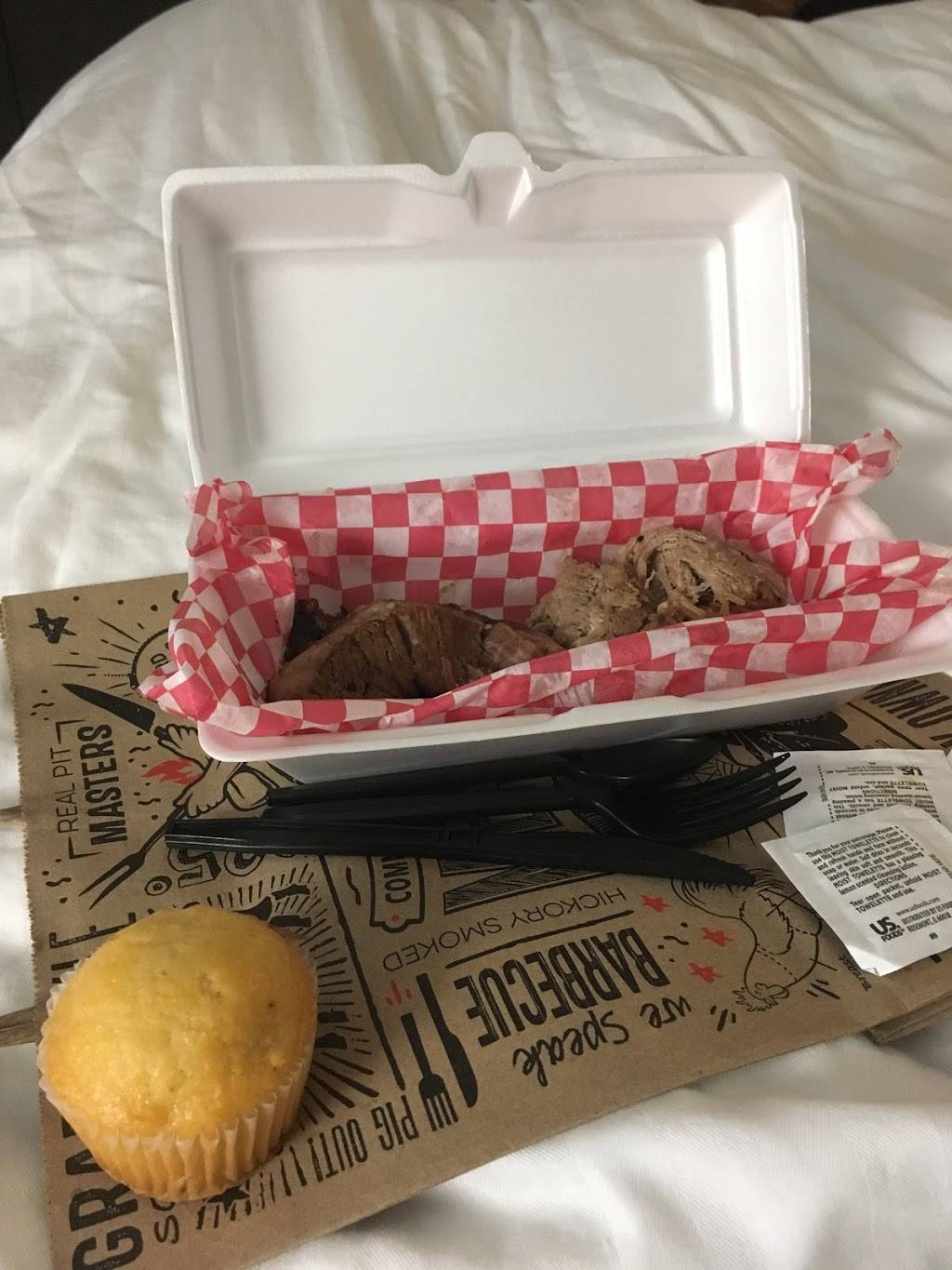 Dickeys Barbecue Pit | restaurant | 4960 Miller Trunk Hwy, Hermantown, MN 55811, USA | 2182602271 OR +1 218-260-2271