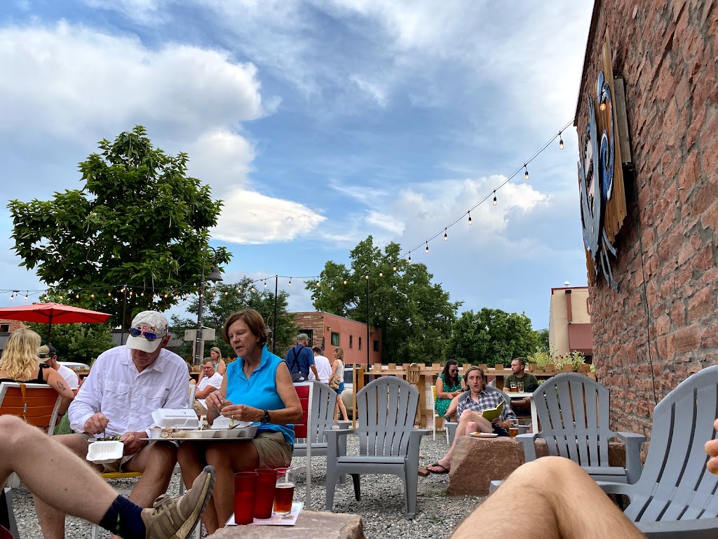 Kinfolk Pizza + Chicken | restaurant | 450 Main St, Lyons, CO 80540, USA | 7204008075 OR +1 720-400-8075