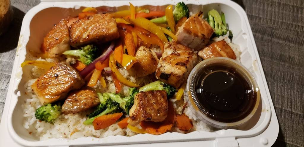 Yelus Restaurant | restaurant | 116 Washington St, Dorchester, MA 02121, USA | 8572713926 OR +1 857-271-3926