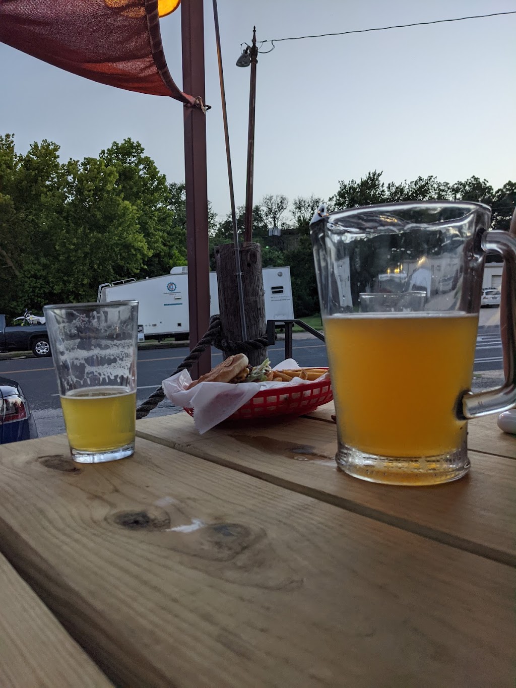 Crown & Anchor Pub | restaurant | 2911 San Jacinto Blvd, Austin, TX 78705, USA | 5123229168 OR +1 512-322-9168