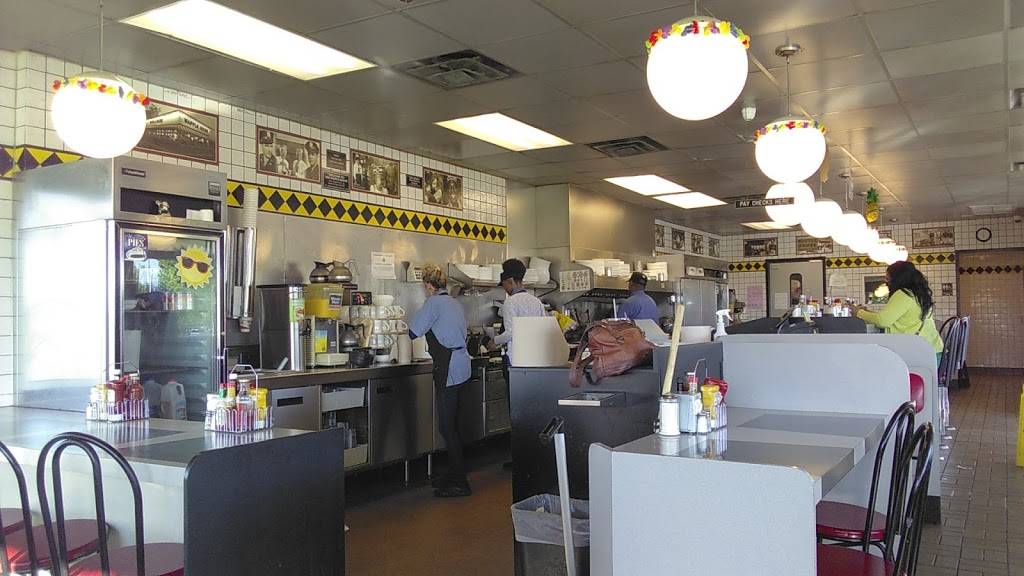 Waffle House | meal takeaway | 3865 I-10 South, Beaumont, TX 77705, USA | 4098420860 OR +1 409-842-0860