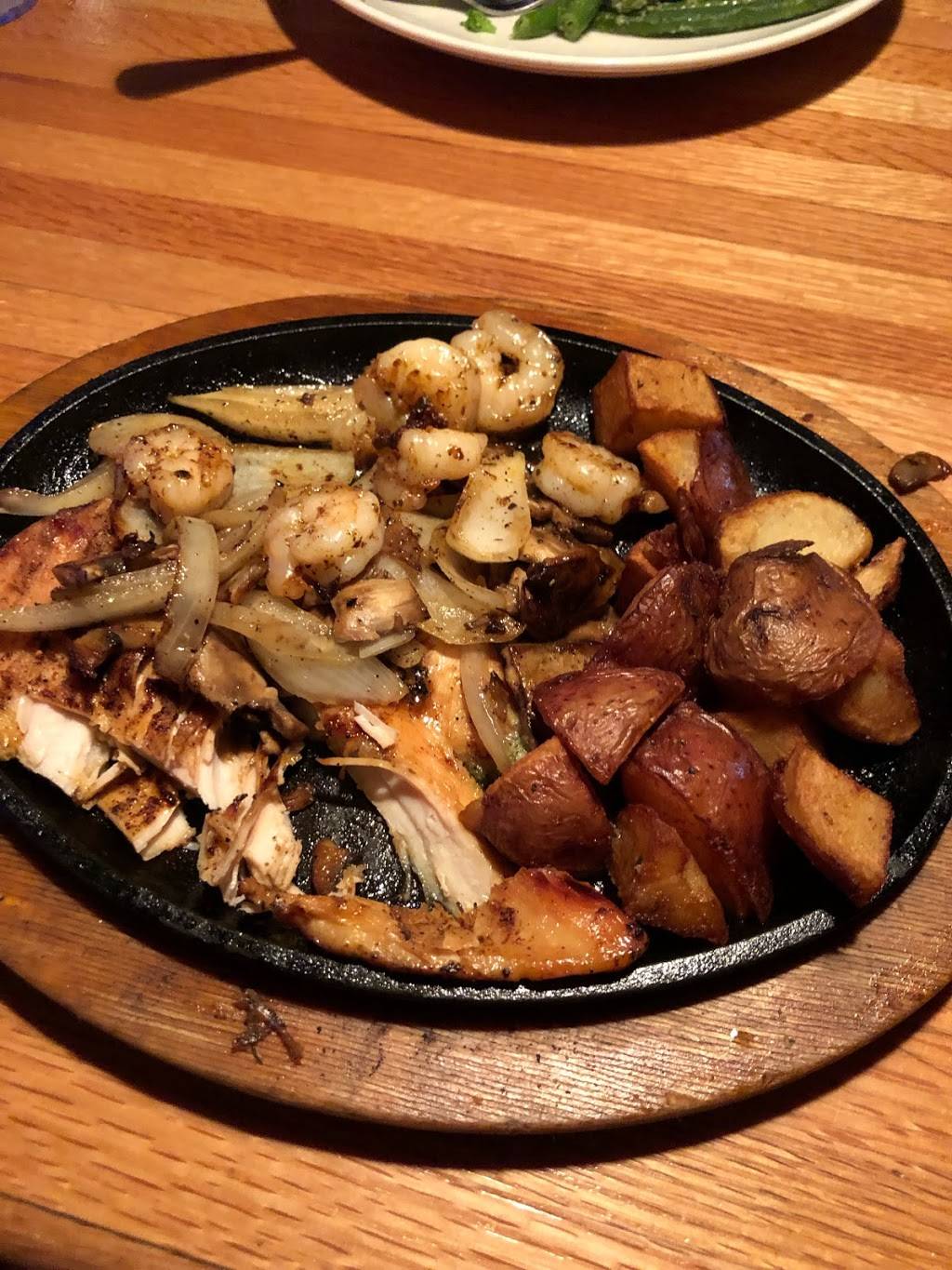 Applebees Grill + Bar | restaurant | 5316 Central Avenue Pike, Merchant Dr, Knoxville, TN 37912, USA | 8656893300 OR +1 865-689-3300