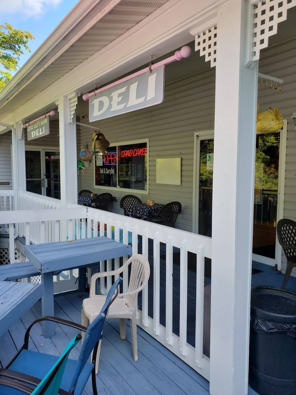 Little Lillys Island Deli | restaurant | 10700 Stringfellow Rd #20, Bokeelia, FL 33922, USA | 2392829264 OR +1 239-282-9264