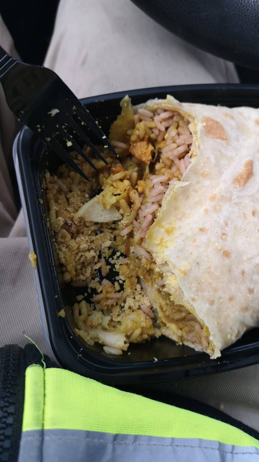 SunRise Caribbean Restaurant | restaurant | 17915 Leslie St #8, Newmarket, ON L3Y 3E3, Canada | 9052357600 OR +1 905-235-7600