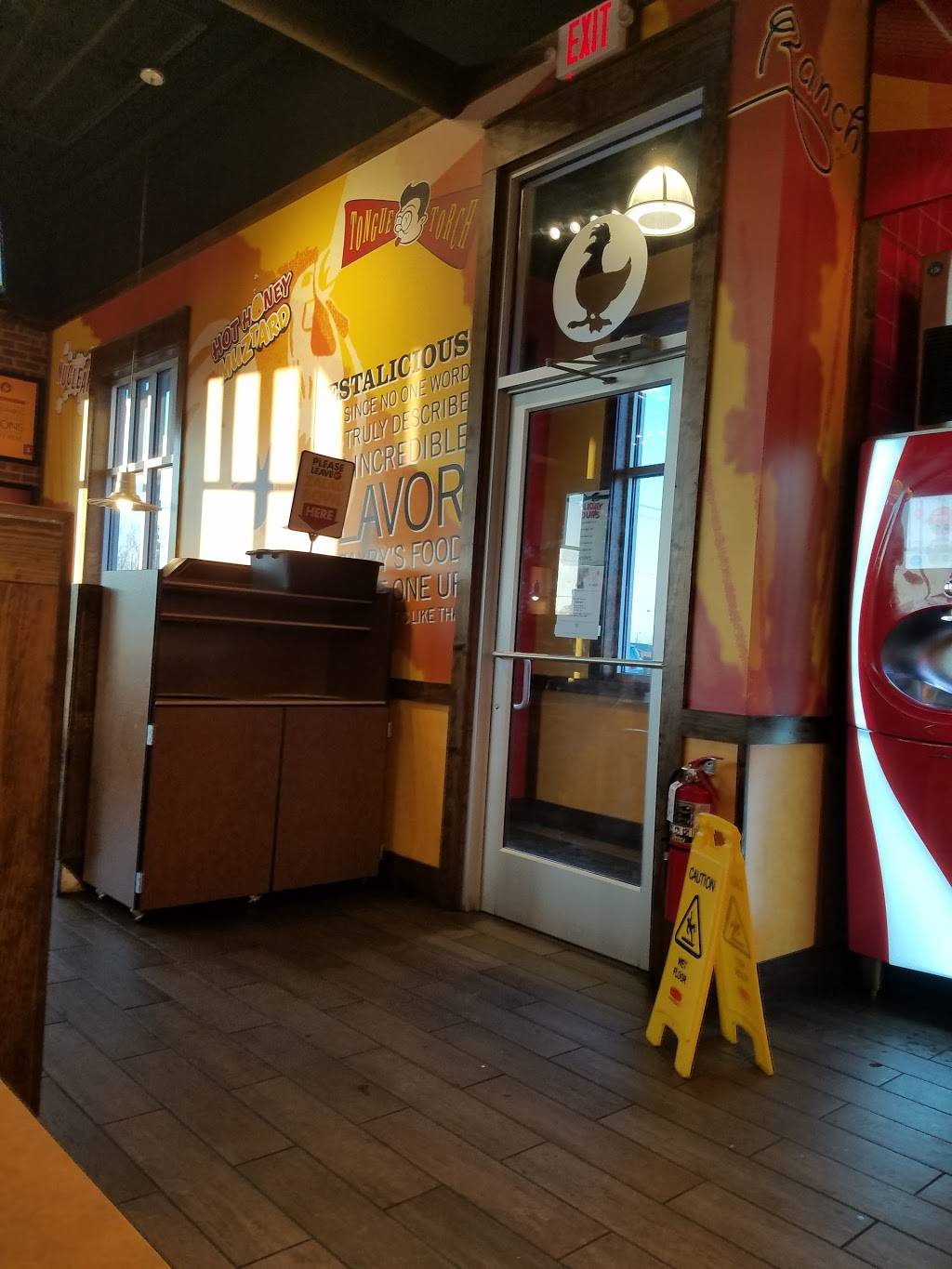 Zaxbys Chicken Fingers & Buffalo Wings | restaurant | 6120 College Dr, Suffolk, VA 23435, USA | 7573357111 OR +1 757-335-7111