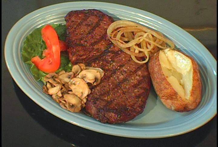 Dinghys Restaurant & Bar | restaurant | 415 Main St, Frankfort, MI 49635, USA | 2313524702 OR +1 231-352-4702