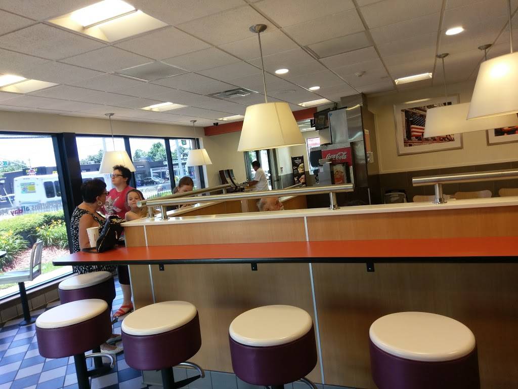 McDonalds | cafe | 3701 Broadway, Fair Lawn, NJ 07410, USA | 2017941313 OR +1 201-794-1313