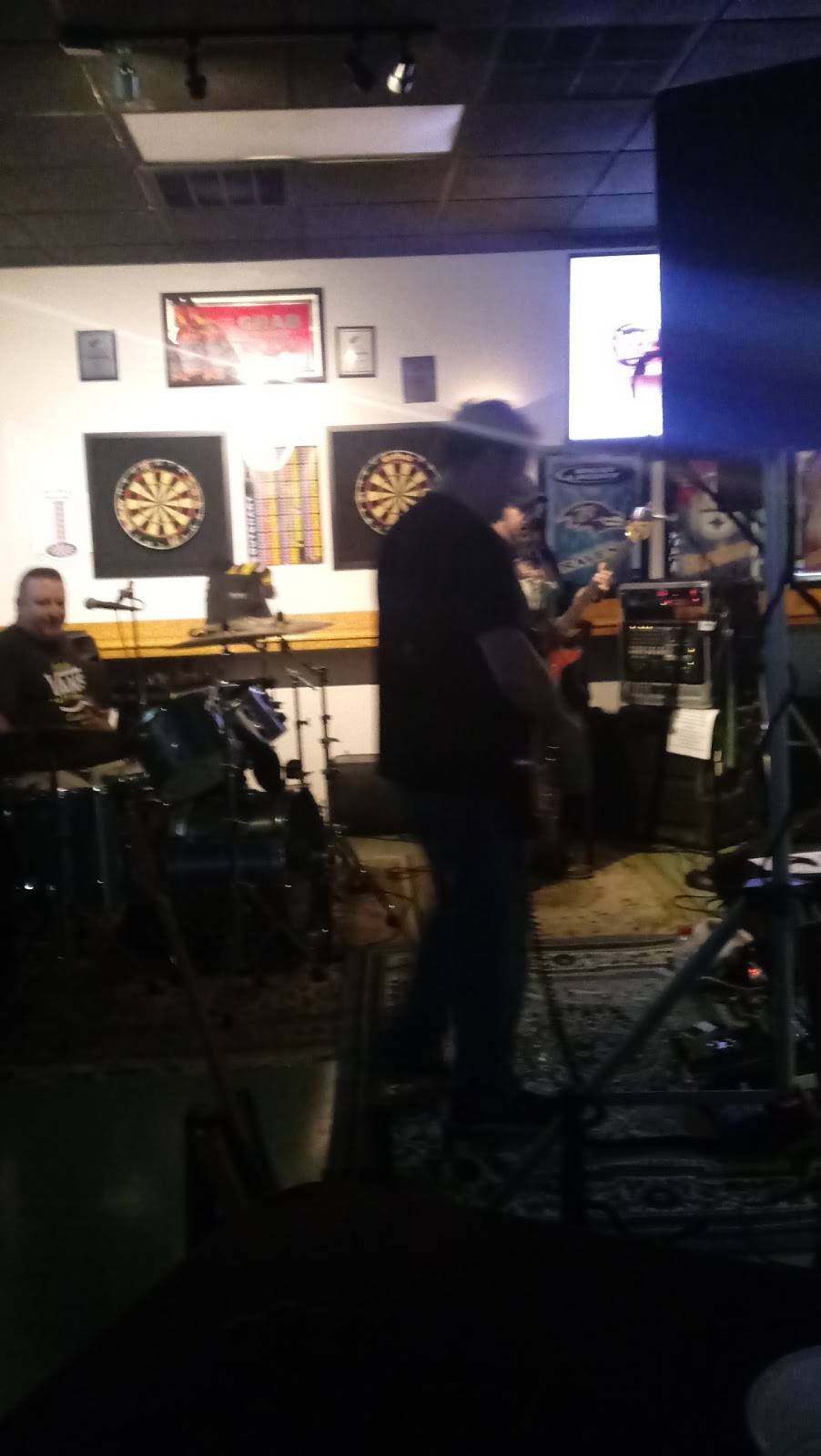 The Rock Sportsbar | restaurant | 2573 Williamsport Pike, Martinsburg, WV 25401, USA | 3042635558 OR +1 304-263-5558