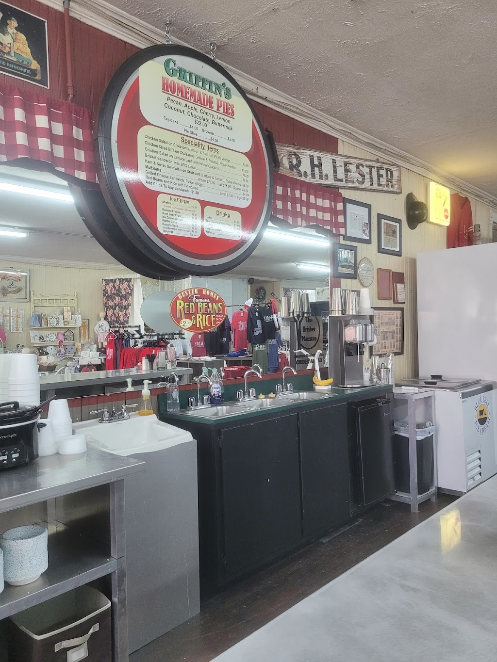 Griffins Antiques & Main Street Market | restaurant | 228 SW Main St, Bunkie, LA 71322, USA | 3183465005 OR +1 318-346-5005