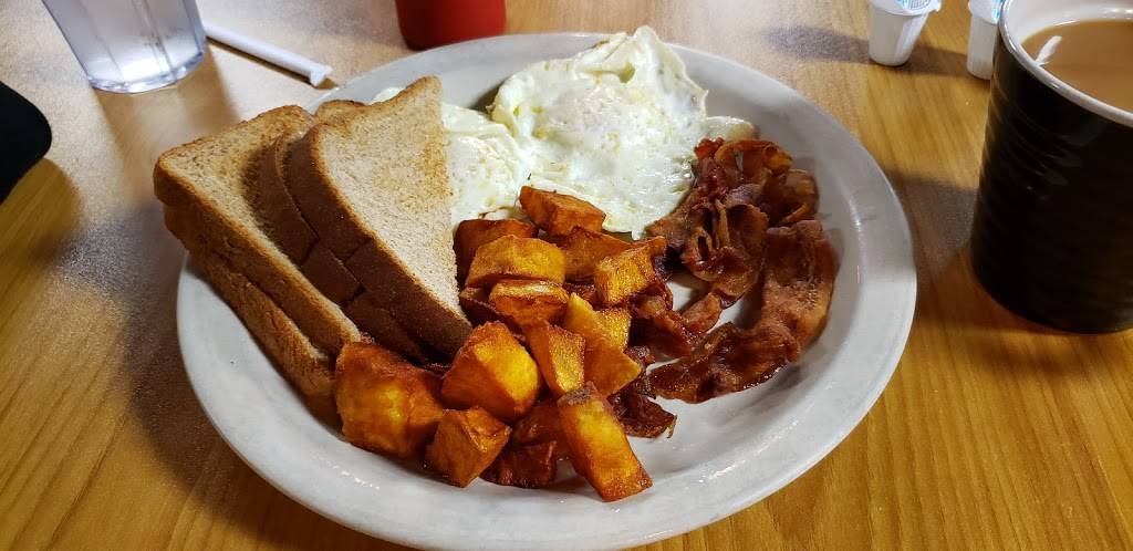 Southern Gals Country Cooking | restaurant | 400 Rodney Orr Bypass, Robbinsville, NC 28771, USA | 8284799405 OR +1 828-479-9405