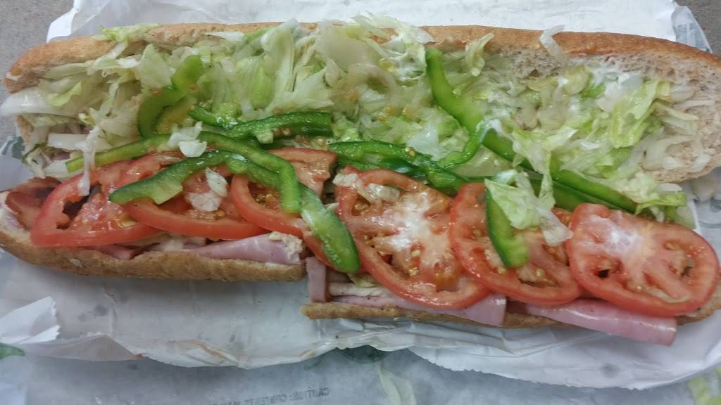Subway | restaurant | 1051 S Pine Ave, Ocala, FL 34471, USA | 3523686699 OR +1 352-368-6699
