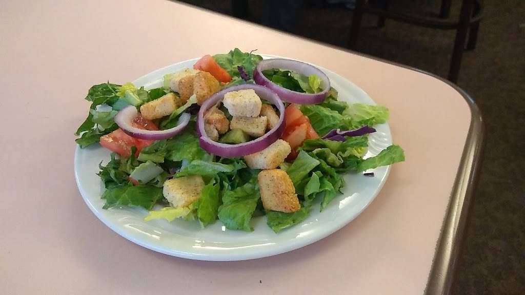 Friendlys | restaurant | 81 Newtown Rd, Danbury, CT 06810, USA | 2037482476 OR +1 203-748-2476