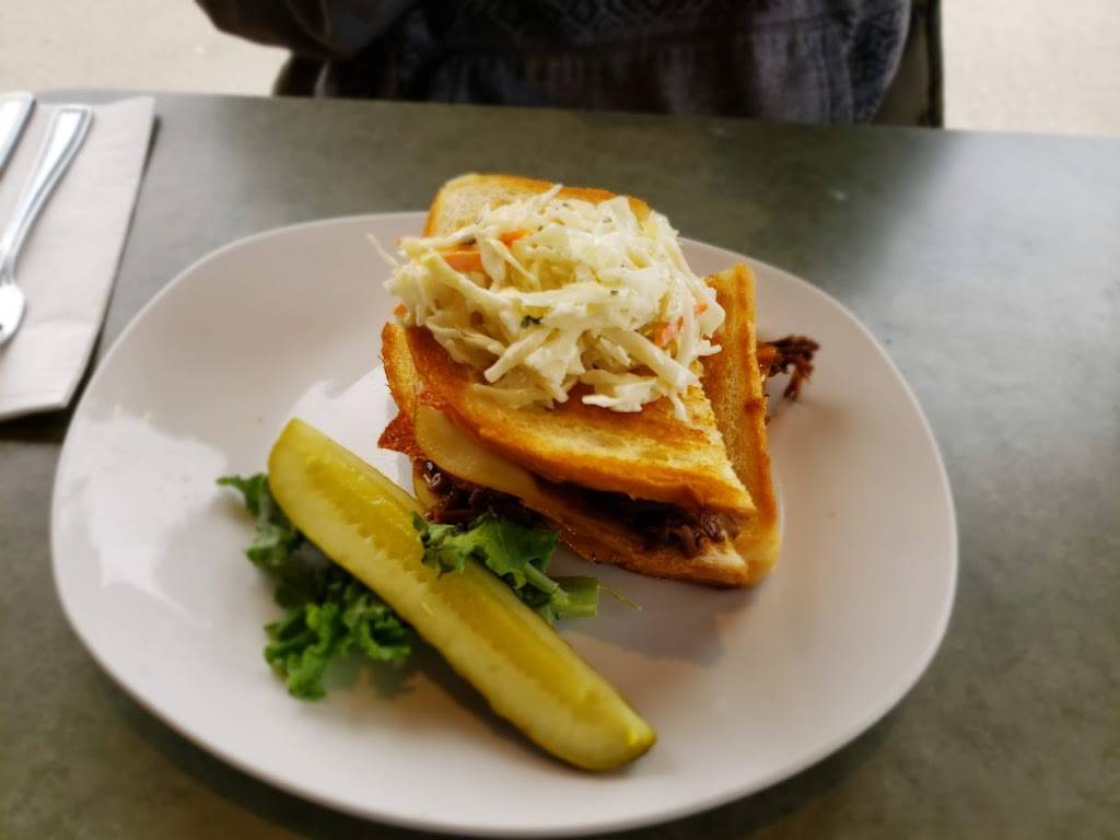 Railside Restaurant | restaurant | 112 Peter St, Port Hope, ON L1A 1C5, Canada | 9058852938 OR +1 905-885-2938