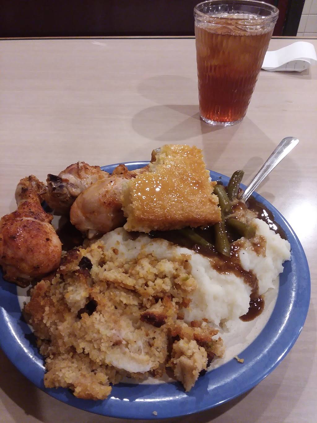 HomeTown Buffet | restaurant | 127 W Valley Blvd, Rialto, CA 92376, USA | 9094219688 OR +1 909-421-9688