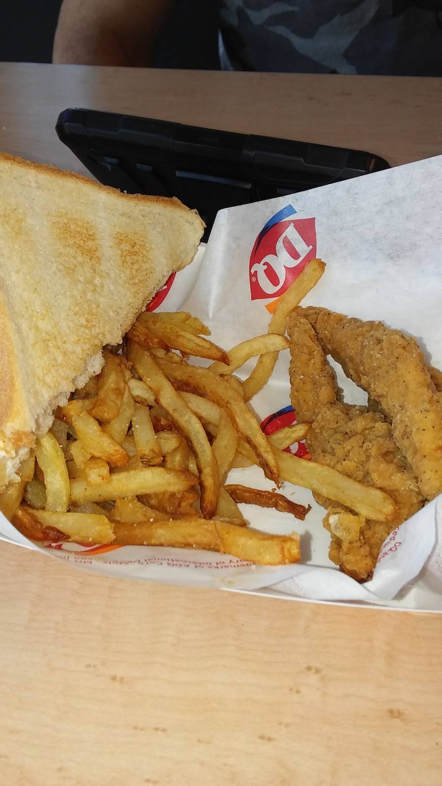 Dairy Queen | restaurant | 400 3rd St, Wellsville, OH 43968, USA | 3305322343 OR +1 330-532-2343