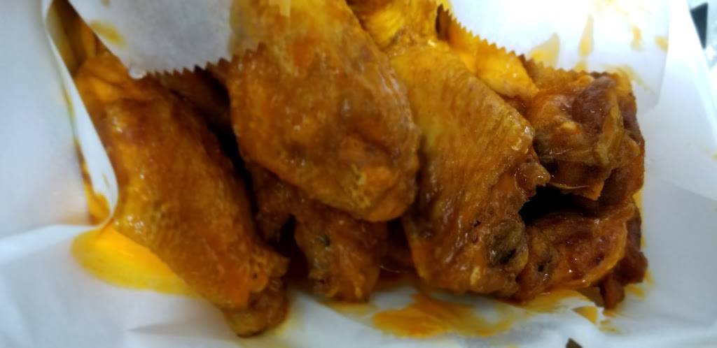 Townline Pizza | restaurant | 1660 Meriden-Waterbury Turnpike, Southington, CT 06489, USA | 8606209399 OR +1 860-620-9399