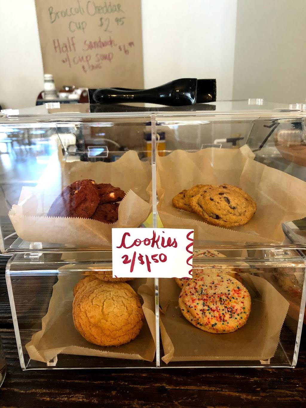 Backyard Eatery | restaurant | 108 W James St, Blue Ridge, TX 75424, USA | 2144716748 OR +1 214-471-6748