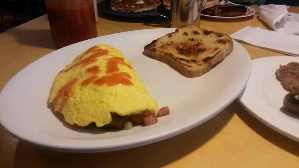 Dilberts | restaurant | 11303 US-31, Interlochen, MI 49643, USA | 2312753005 OR +1 231-275-3005