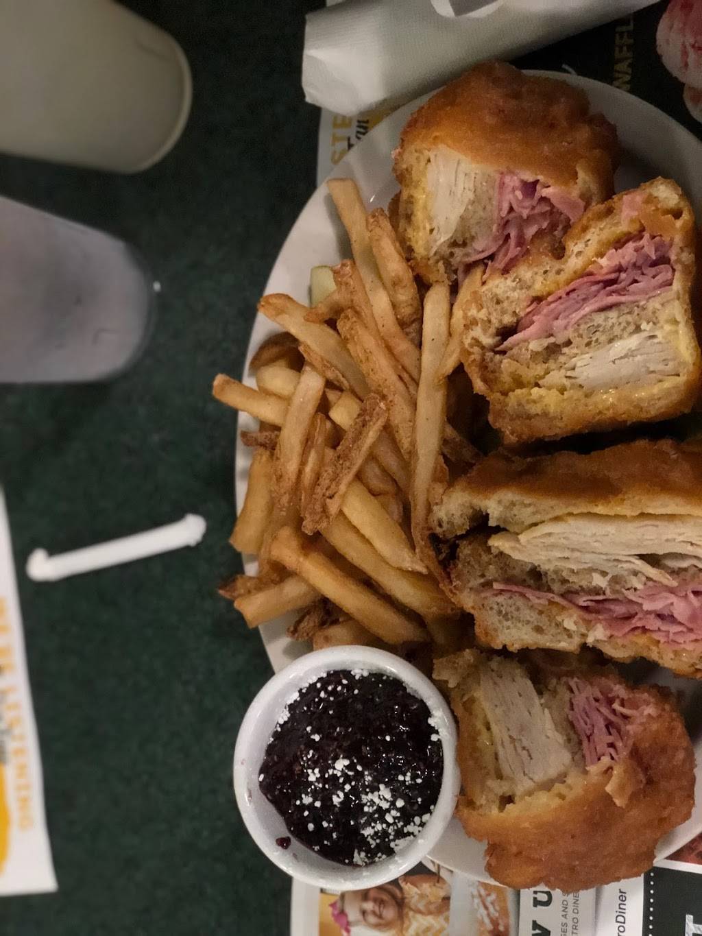 Metro Diner | cafe | 7954 N Wickham Rd Suite 101, Melbourne, FL 32940, USA | 3212476414 OR +1 321-247-6414