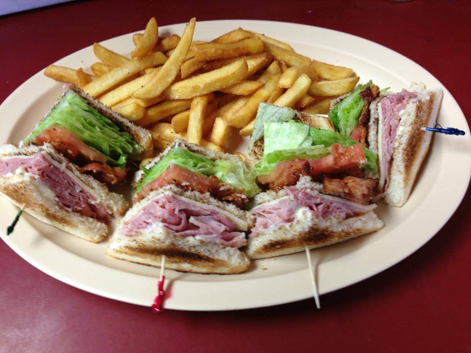 Sunnyside Restaurant | restaurant | 2428 W Shore Rd, Warwick, RI 02889, USA | 4017390199 OR +1 401-739-0199