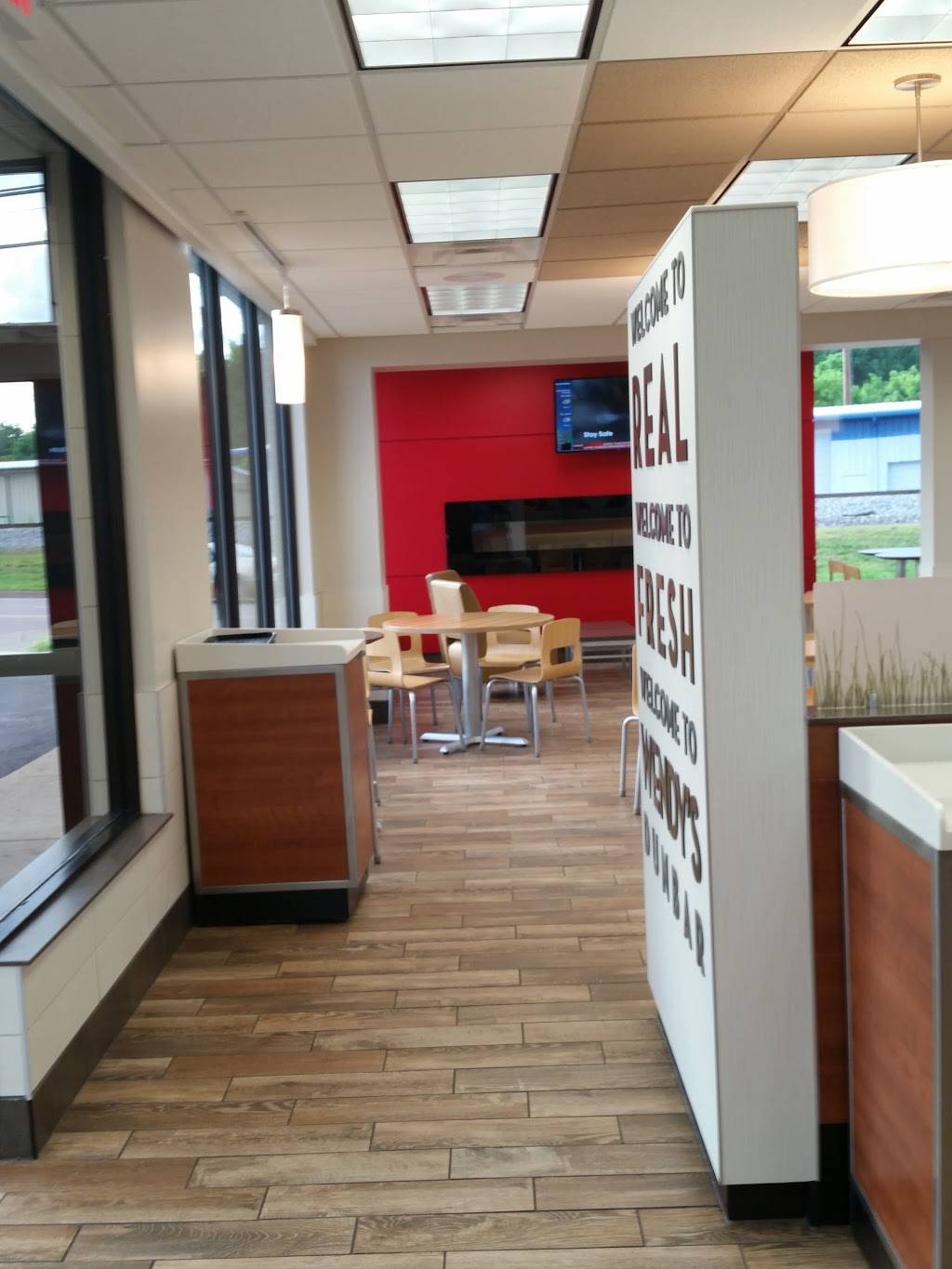 Wendys | restaurant | 913 Dunbar Ave, Dunbar, WV 25064, USA | 3047688592 OR +1 304-768-8592