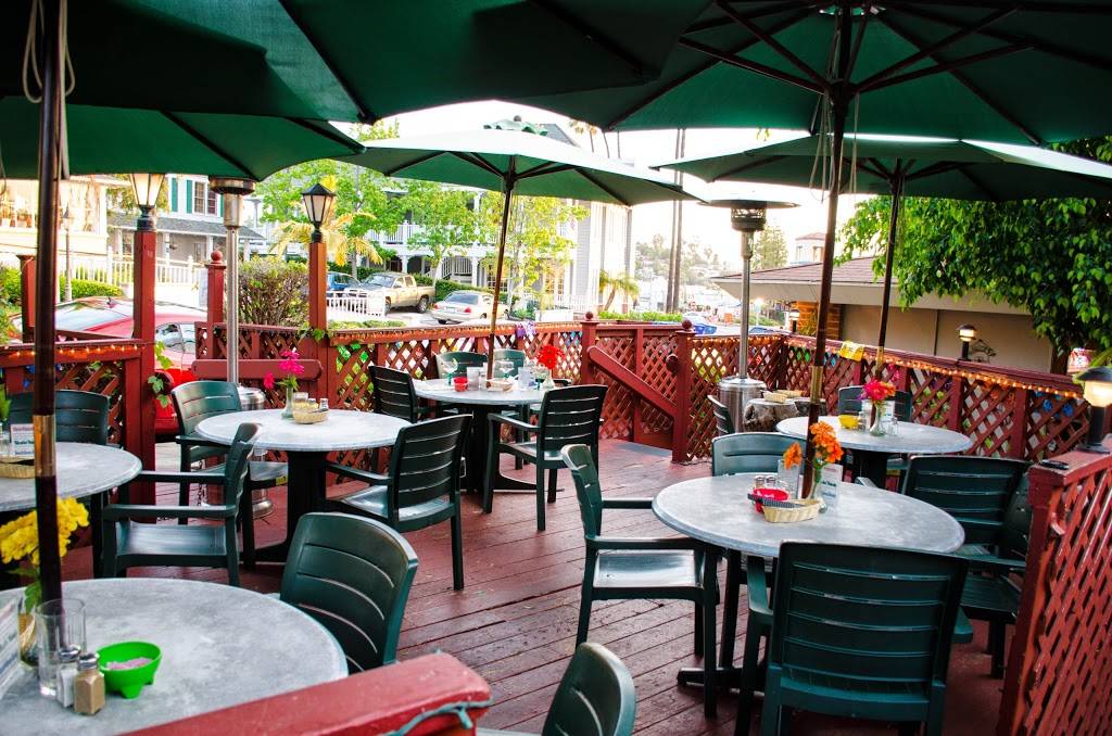 Marios De La Mesa Restaurant | restaurant | 8425 La Mesa Blvd, La Mesa, CA 91942, USA | 6194619390 OR +1 619-461-9390