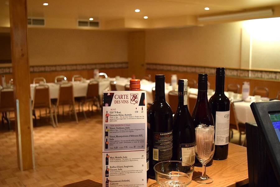 Restaurant Lussier | restaurant | 2005 Rue Saint-Pierre O, Saint-Hyacinthe, QC J2T 1P8, Canada | 4507731464 OR +1 450-773-1464