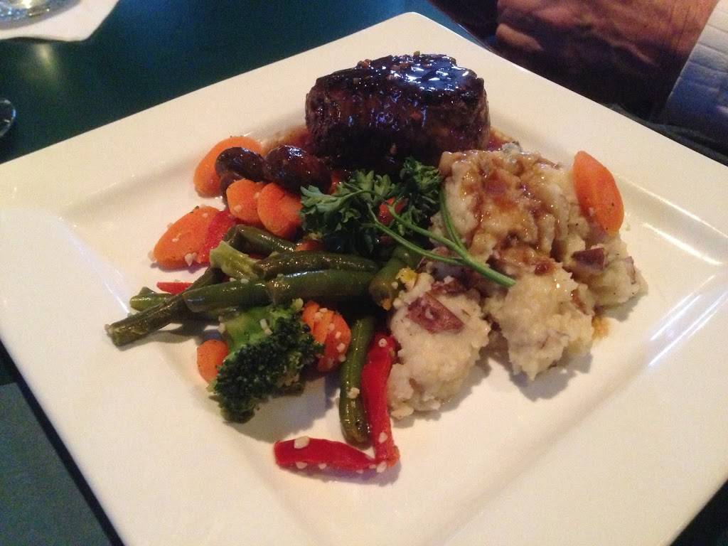 The Clubhouse Grille & Pub | restaurant | 109 Clubhouse Ridge, Hedgesville, WV 25427, USA | 3047543482 OR +1 304-754-3482