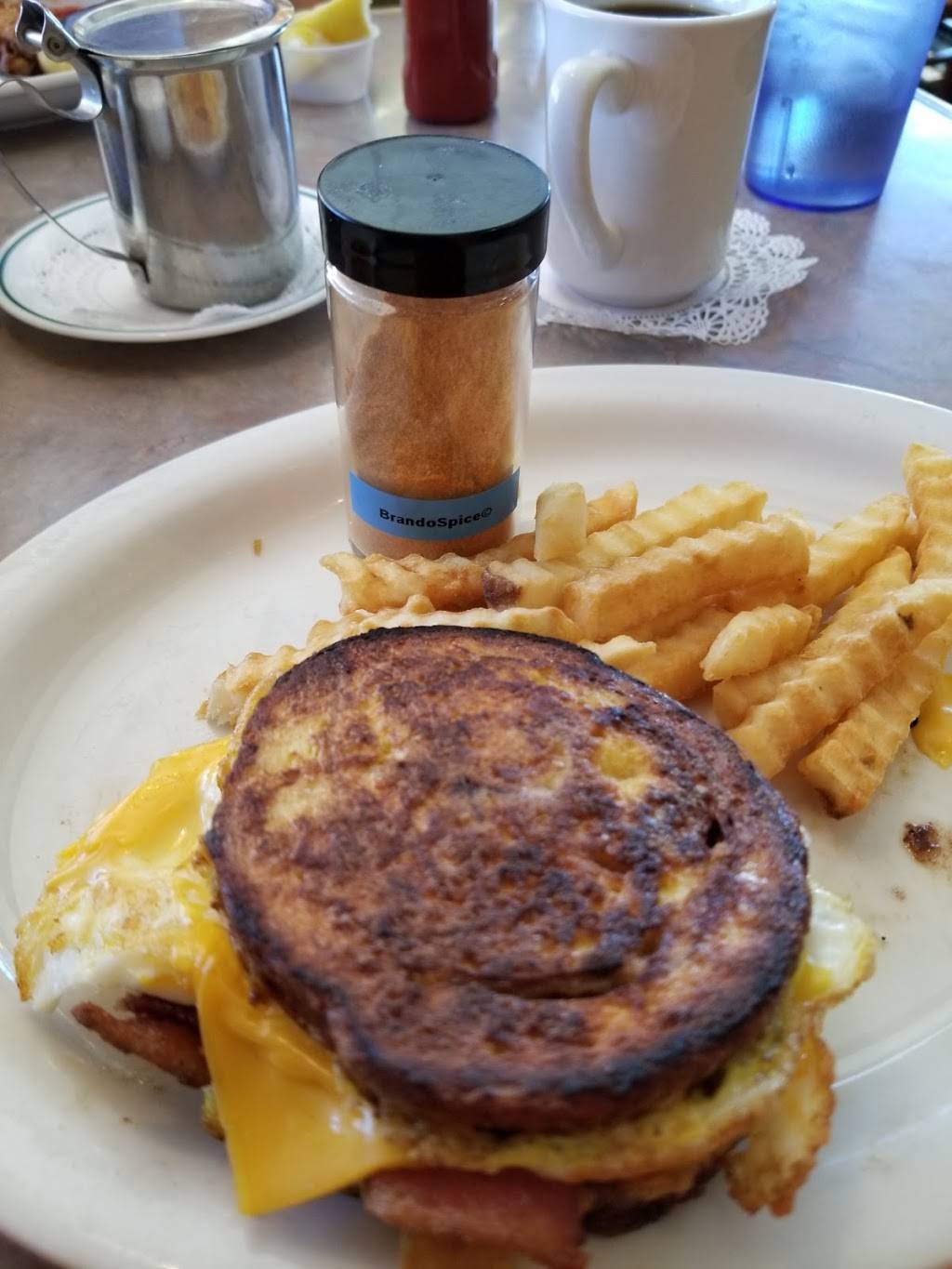 Star 34 Family Restaurant | restaurant | 336 W Church St, Sandwich, IL 60548, USA | 8157869898 OR +1 815-786-9898