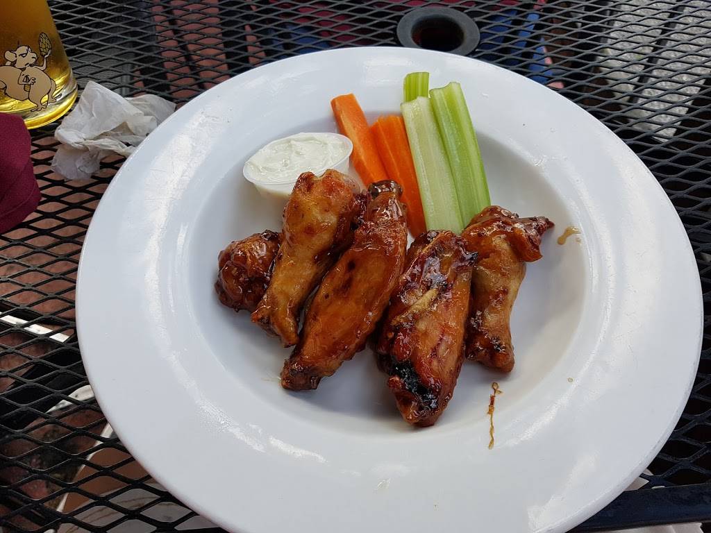 The Rib Crib & Smokeshop | restaurant | 106 Lakeport Rd, St. Catharines, ON L2N 4R1, Canada | 9059341231 OR +1 905-934-1231