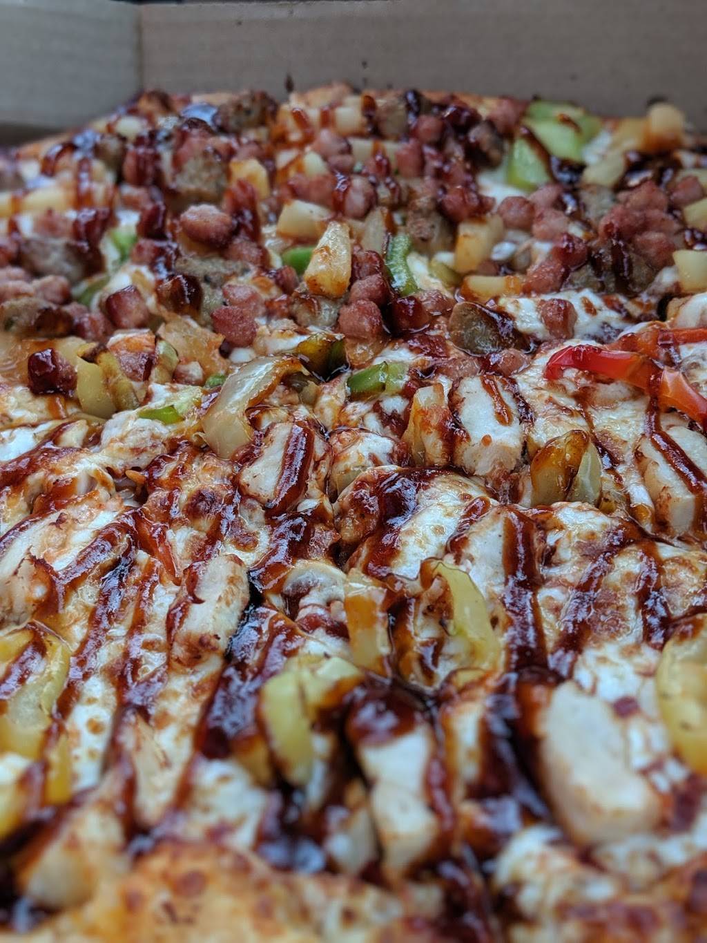 Dominos Pizza | meal delivery | 1038 Burnhamthorpe Rd E, Mississauga, ON L4Y 2X6, Canada | 9052384999 OR +1 905-238-4999