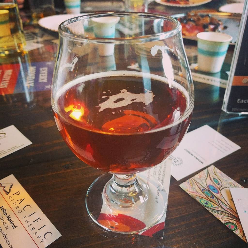 Pacific Growlers Taphouse | restaurant | 11427 SW Scholls Ferry Rd, Beaverton, OR 97008, USA | 5035210440 OR +1 503-521-0440