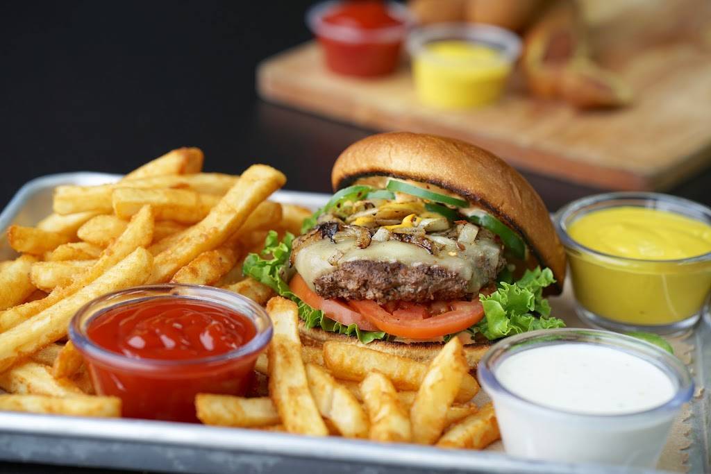 A1 dogs & Burgers | restaurant | 15430 Warren Ave, Dearborn, MI 48126, USA | 3138881515 OR +1 313-888-1515