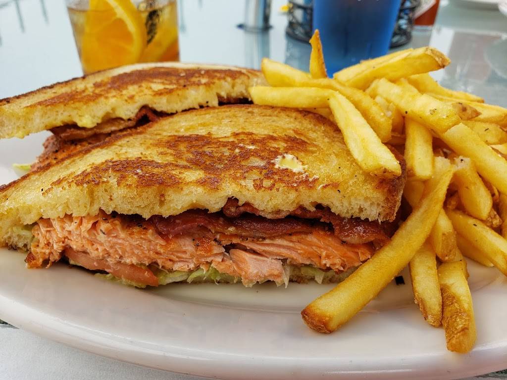 The Fish Peddler Restaurant | restaurant | 1199 Dock St, Tacoma, WA 98402, USA | 2536272158 OR +1 253-627-2158