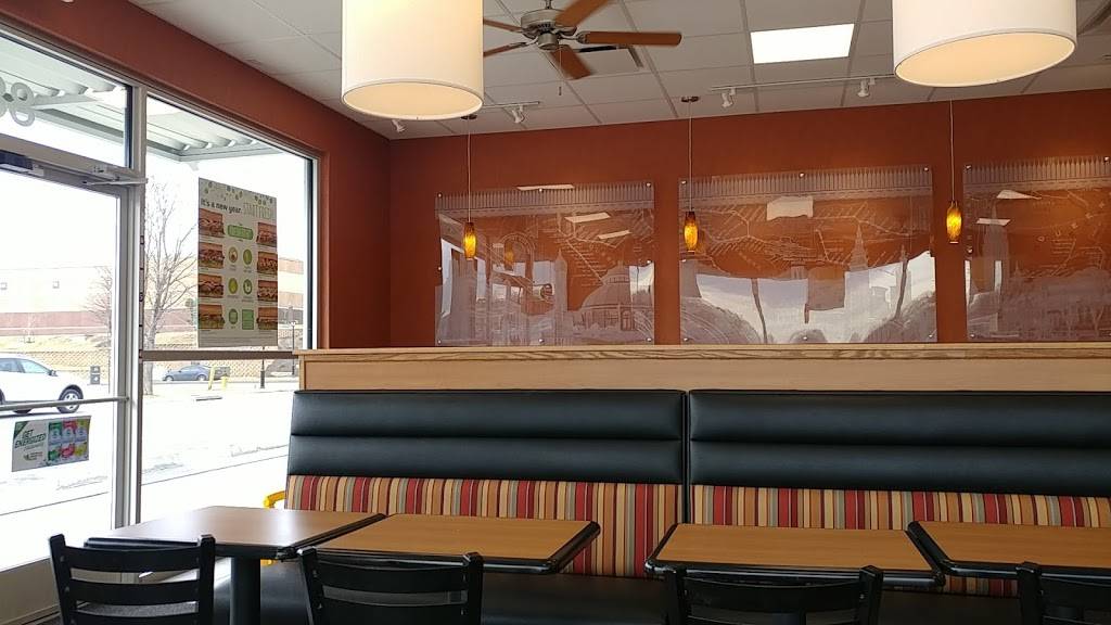 Subway | meal takeaway | 8801 Johnson Dr, Merriam, KS 66102, USA | 9137227827 OR +1 913-722-7827