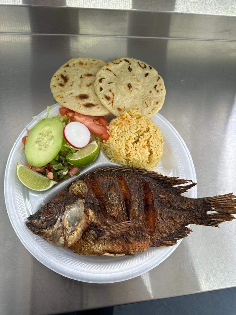 Pupuseria Santa Elena y Mas | restaurant | 2157 Gaston Pl Dr, Austin, TX 78723, USA | 5127705653 OR +1 512-770-5653