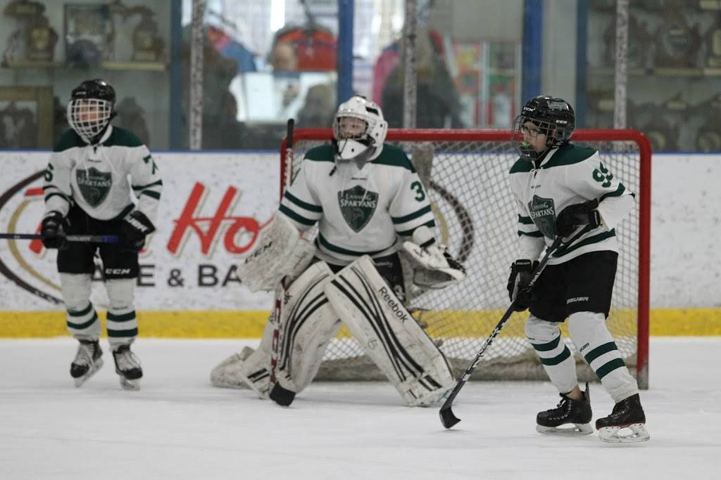 Kennedy Ice Arena & Aquatic Center | restaurant | 3101 West Rd, Trenton, MI 48183, USA | 7346767172 OR +1 734-676-7172