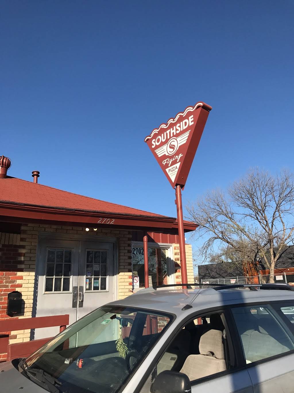 Southside Flying Pizza | restaurant | 2702 E Cesar Chavez St, Austin, TX 78702, USA | 5126006962 OR +1 512-600-6962