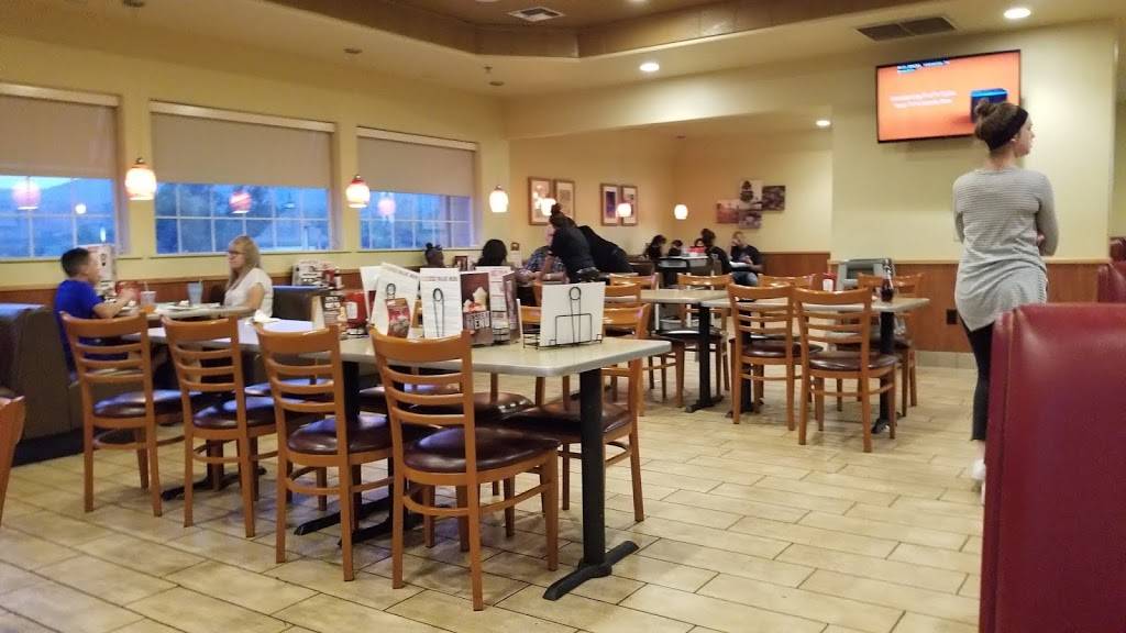Dennys | restaurant | 40650 CA-41, Oakhurst, CA 93644, USA | 5596832000 OR +1 559-683-2000