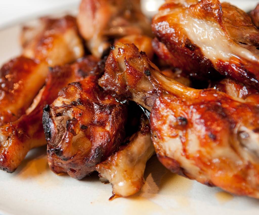 Willies Sports Cafe Hidden Valley | cafe | 19325 Schmarr Dr, Lawrenceburg, IN 47025, USA | 8125370512 OR +1 812-537-0512