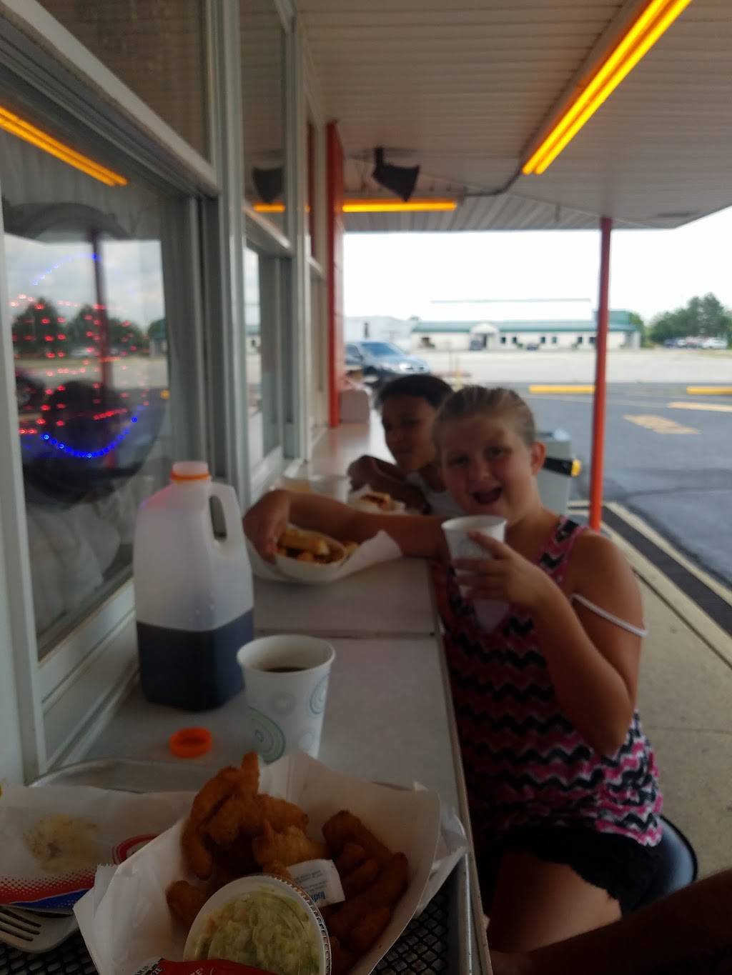 Woodys Drive In | restaurant | 1630 E State St, Fremont, OH 43420, USA | 4193329790 OR +1 419-332-9790